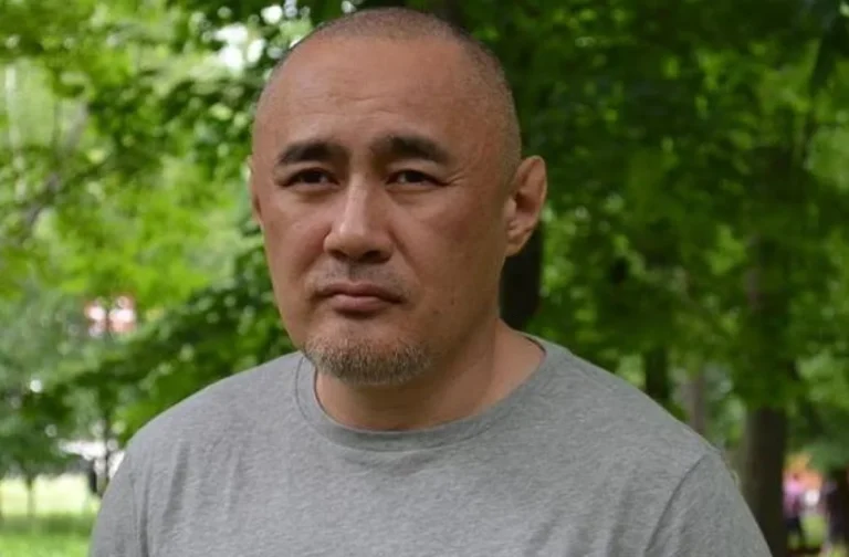 Айдос Садықов ісі: Әшімбаев Киевтегі қастандық жайлы позициясын айтты Киевте журналист Айдос Садықовқа жасалған қастандық