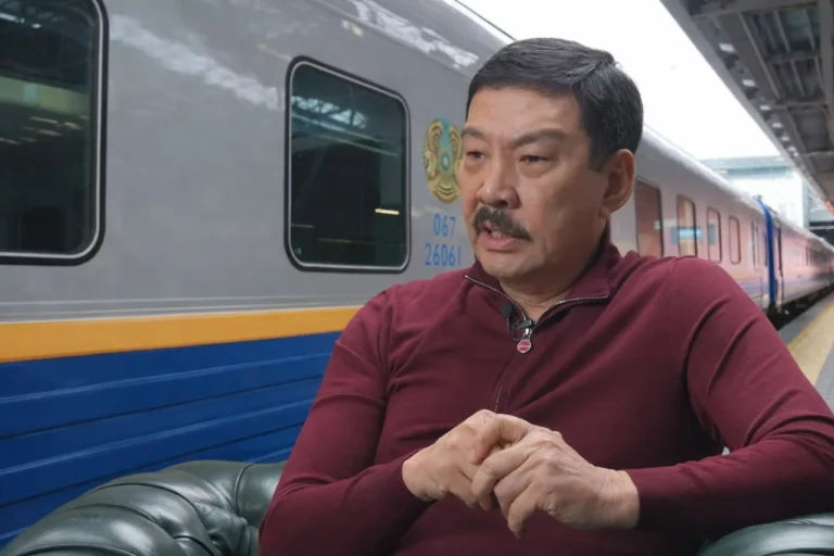 Фото: ҚТЖ және AbayLive; коллаж: Ertenmedia.kz