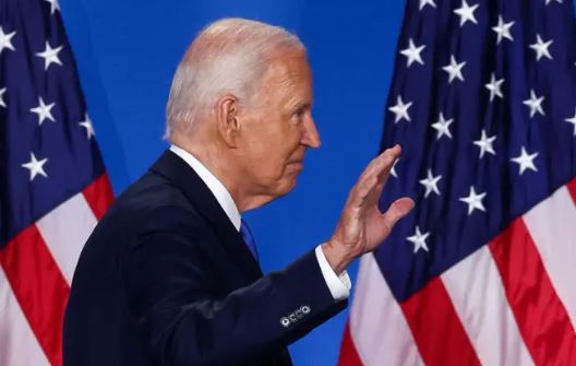 АҚШ-тағы президент сайлауы: Байден бәсекеден бас тартты