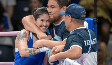 Назым Қызайбай қоржынға қола салды