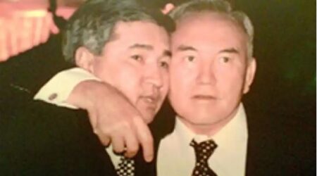 Дос Көшім: Назарбаевқа ең берілген үш адамның бірі — Тасмағамбетов