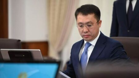 Әлеуметтік желіде министр Қарабаевтың қарамағындағылармен әңгімесі тарады