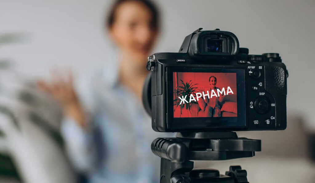 «Аңқау елге — арамза молда». Депутат «инфосығандарды» сынға алды