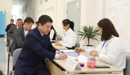 Маңғыстау облысы әкім рефердумда дауыс берді