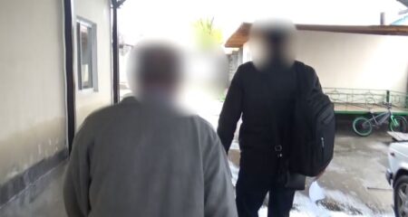 Шардарада білім бөлімінің қызметкерлері ірі көлемде ақша жымқырған