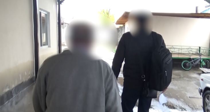 Шардарада білім бөлімінің қызметкерлері ірі көлемде ақша жымқырған