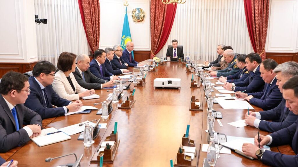 Украинада жағдай ушықты: Бектенов шұғыл жиын өткізді
