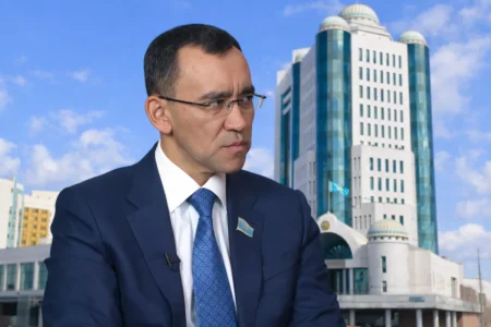 Перизат Қайраттың «алтын» схемасына Әшімбаев не дейді Мәулен Әшімбаев Перизат Қайрат туралы