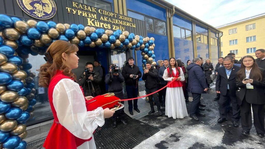 80 жылдық тағылымды тарихы бар оқу ордасы мерейтойын атап өтті