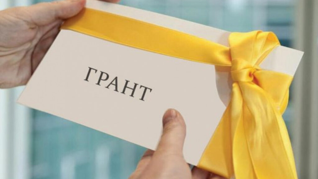 Оқушыларға құлаққағыс: кімдерге ҰБТ-сыз грант берілмек?