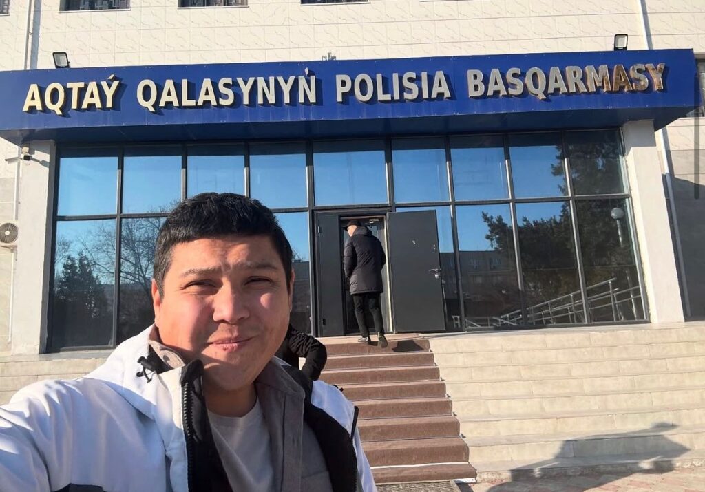 Ақтауда блогер ұшақ апатқа ұшыраған орынды түсіргені үшін ұсталды