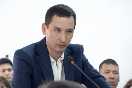 Шерзат Болаттың әкесі журналистермен кездесуді талап етті — БАҚ Қаржаубай Нұрымов