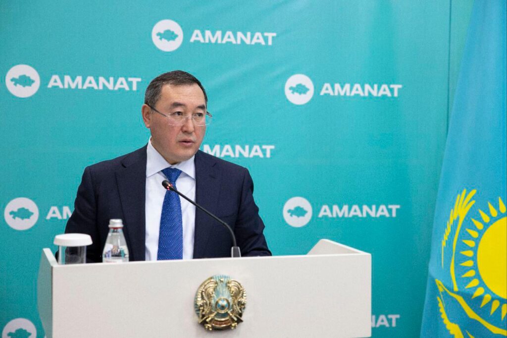 Мәслихат депутаттары жұмысын жандандыруы тиіс – «AMANAT» партиялық бақылауы