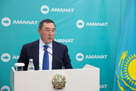 Мәслихат депутаттары жұмысын жандандыруы тиіс – «AMANAT» партиялық бақылауы