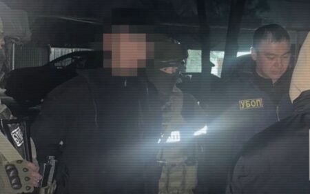 Алматыда кәсіпкерлерді қорқытып-үркітіп ұстаған криминалитет өкілдері ұсталды