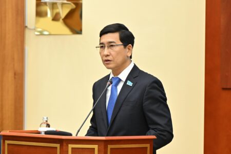 «Бір адамның 82 тісін емдеген». Аймағамбетов МӘМС-тегі сұмдық жайттарды жайып салды