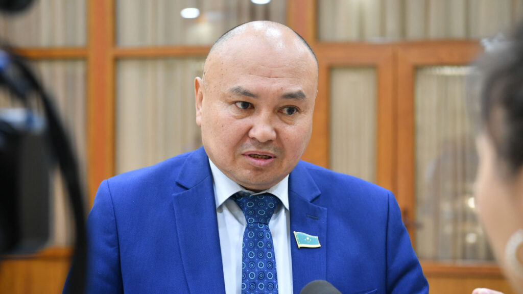 Депутат Саиров: «Мәжілісте Үкіметпен халықтың әл-ауқатын төмендетпеу жөнінде диалог жүргіземіз»