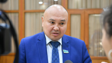 Депутат Саиров: «Мәжілісте Үкіметпен халықтың әл-ауқатын төмендетпеу жөнінде диалог жүргіземіз»