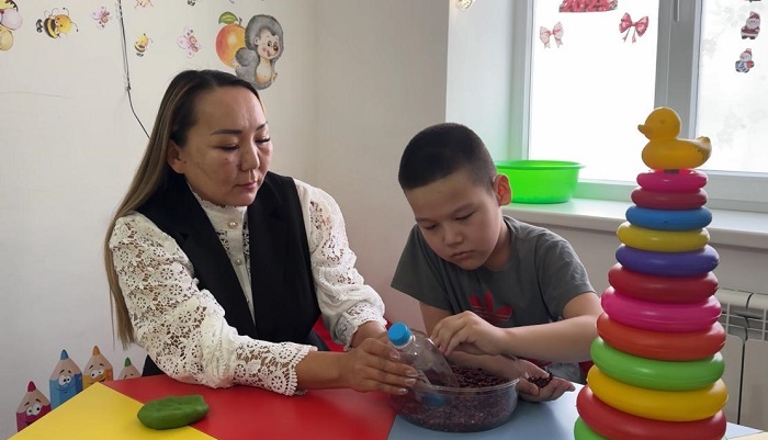 Қонаевтағы аутист балаларға арналған жалғыз орталықты әйел адам ашқан