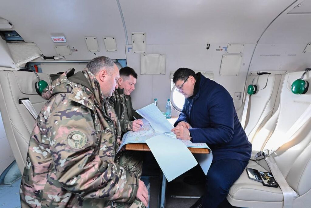 Абай облысының әкімі су тасқыны қаупі бар аумақтарды әуеден тексерді