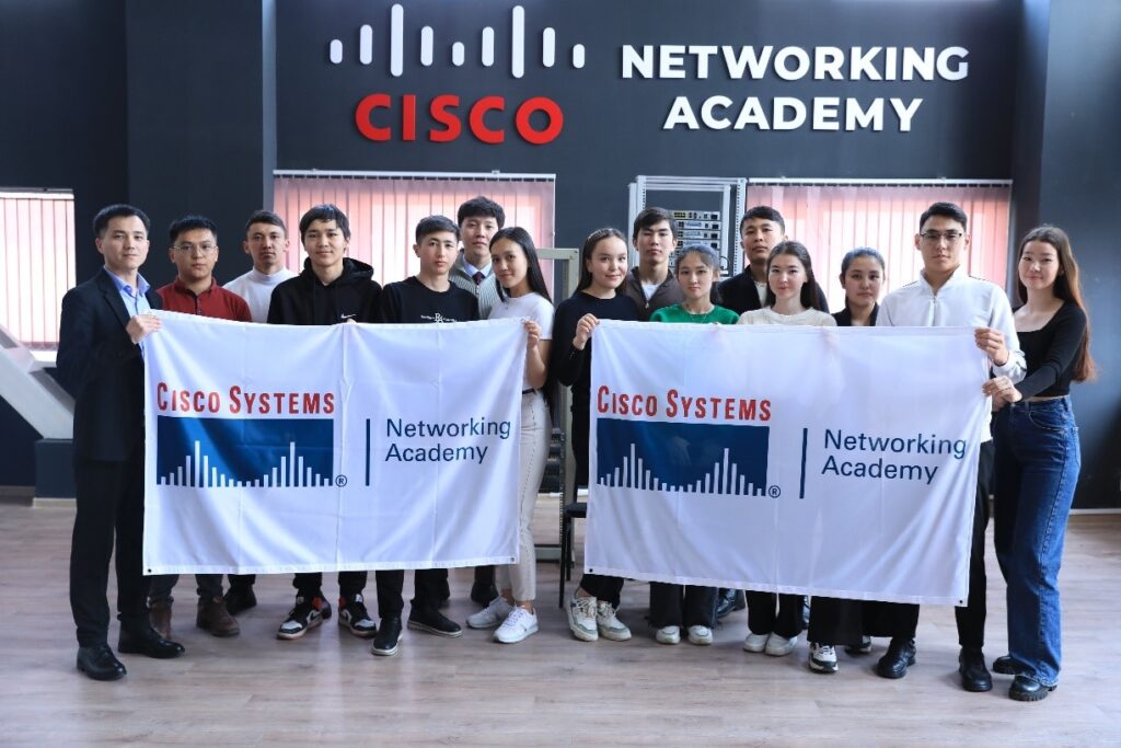 АТУ «Ақпараттық жүйелер» мамандығы бойынша білім алу мүмкіндігін ұсынады