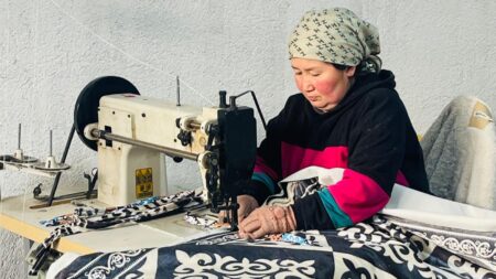 Алматы облысында «Ауыл аманаты» бағдарламасы аясында киіз үй өндірісі дамып келеді