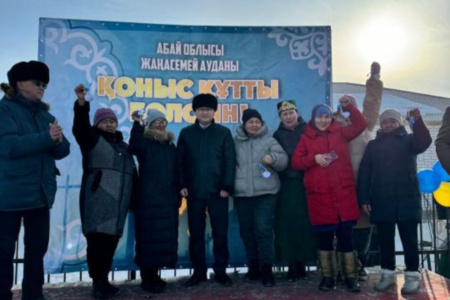 Абай облысында көпбалалы отбасыларға пәтер кілттері табысталды