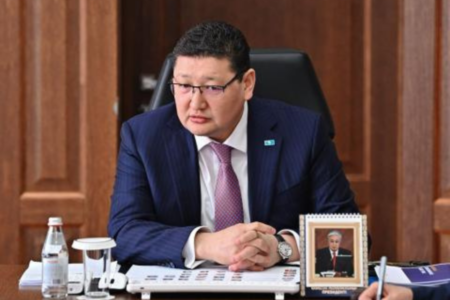 Абай облысының әкімі Семейдегі мектеп оқушылары арасындағы төбелеске байланысты жиын өткізді