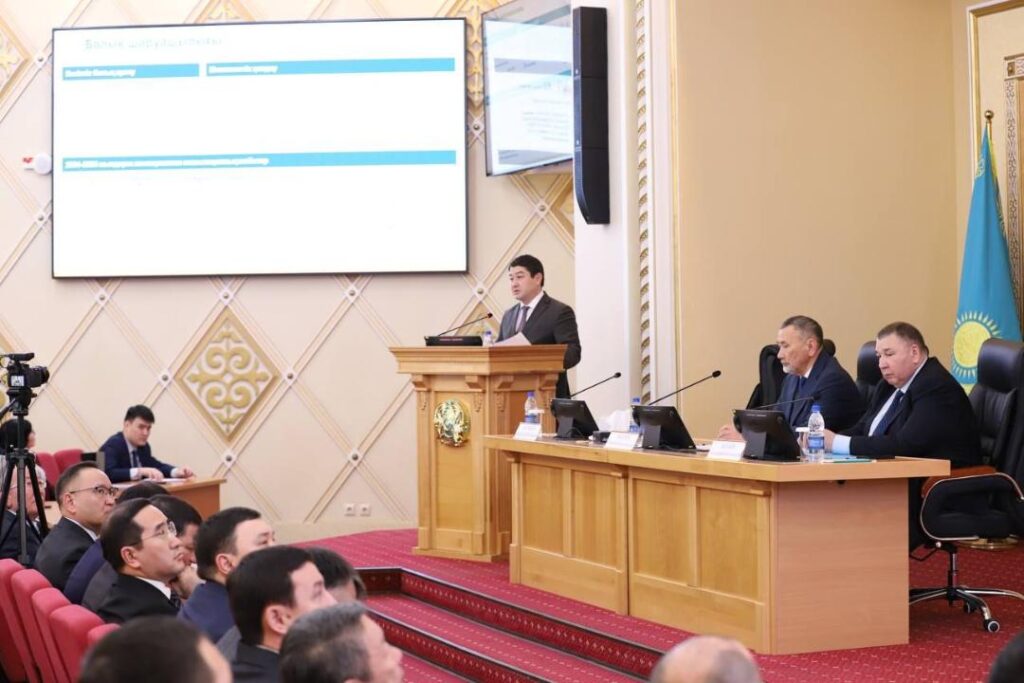 Маңғыстау облысының әкімі Нұрдәулет Қилыбай қоғамдық кеңес алдында есеп берді