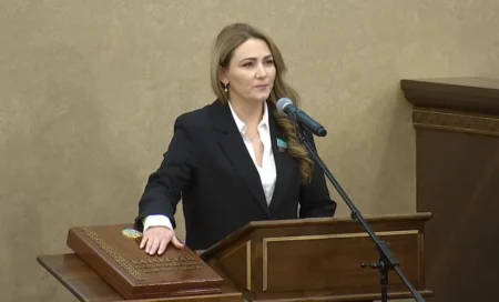 Берденовтің орнына жаңа депутат келді Екатерина Смолякова