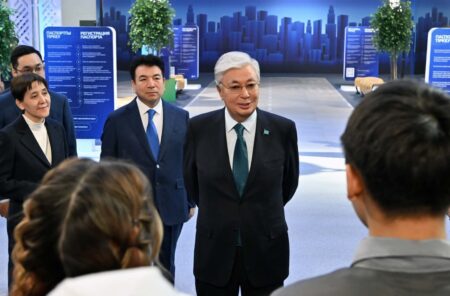 Екі алпауыт ел саяси сұхбат жүргізе бастады: Тоқаев Ресей-Украина арақатынасы туралы