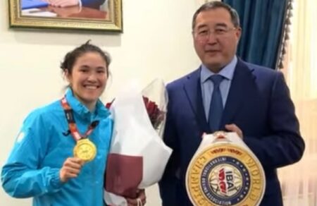 Алматы облысының әкімі Марат Сұлтанғазиев Назым Қызайбаймен кездесті