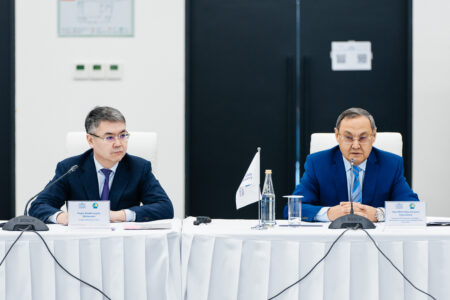 Атырауда «Қуатты өңірлік ғылым – қуатты өңір» атты кезекті көшпелі отырысы өтті