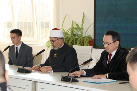 Дін мамандарына деген сұраныс неліктен артып келеді?