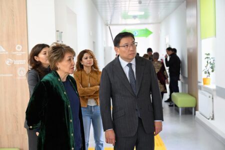 Алматыда ерекше қажеттілігі бар балаларға арналған «Қамқорлық» бейімдеу орталығы ашылды