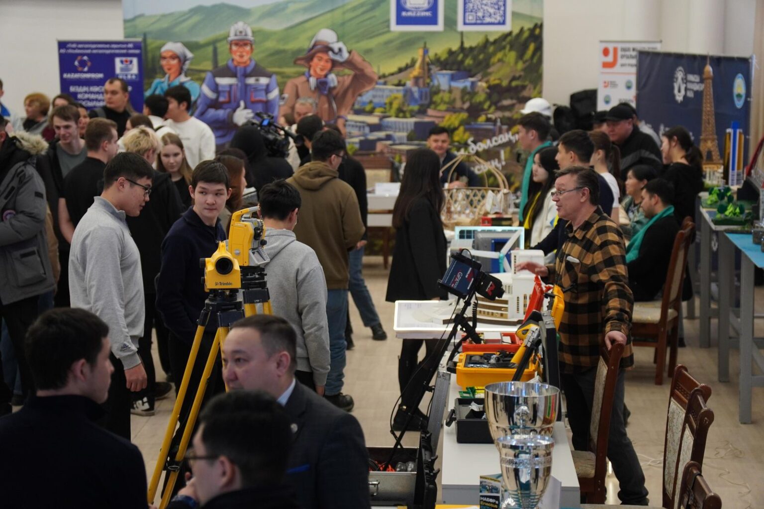 «Жұмысшы мамандықтар жылы»: Өскеменде Workshop алаңы ұйымдастырылды