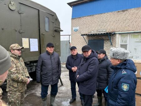 СҚО-да күн күрт жылынды: облыс әкімі Жұмысшы кентіндегі жедел штабта болды