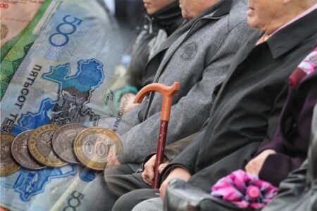 Зейнеткерлердің қарызын кешіру деген бастама көтерілді