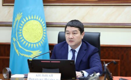 Нұрдәулет Қилыбай Жаңаөзендегі қасиетті орындарға апаратын жолдарды қоқыстан тазартуды тапсырды Нұрдәулет Қилыбай