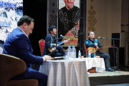 Қалихан Ысқақовтың 90 жылдық мерейтойына арналған республикалық ақындар айтысы мәресіне жетті