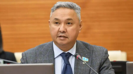 Перуашев Көлік министрлігін Ресей мен Беларусь өкілдеріне көмектесті деп айыптады