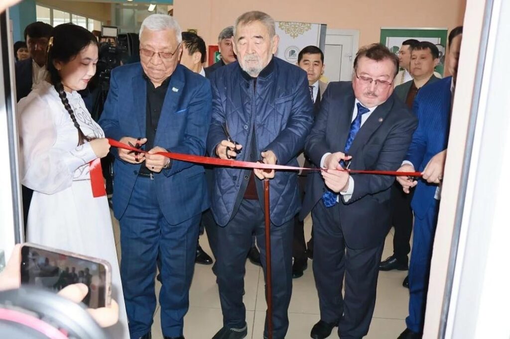 Шығыста Ақтангер ақынның мектебі ашылды