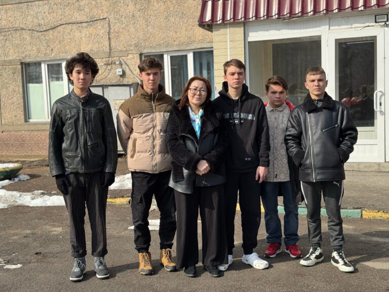 Балалар үйінің тәрбиеленушілері Қонаев қаласына барып, жаңа ғимараттың құрылысымен танысады