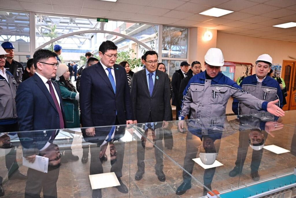 Абай облысының әкімі Шүлбі су электр станциясына барды