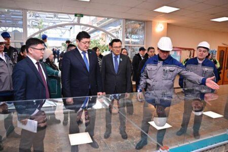 Абай облысының әкімі Шүлбі су электр станциясына барды