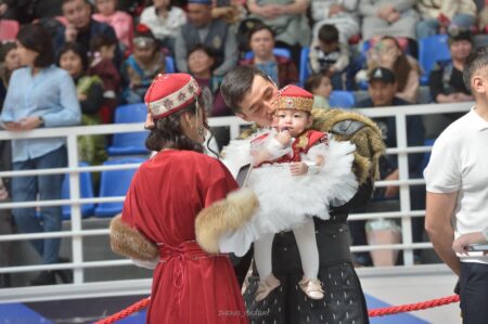 Жетісуда бір уақытта 336 баланың тұсауы кесіліп, рекордтар кітабына енді