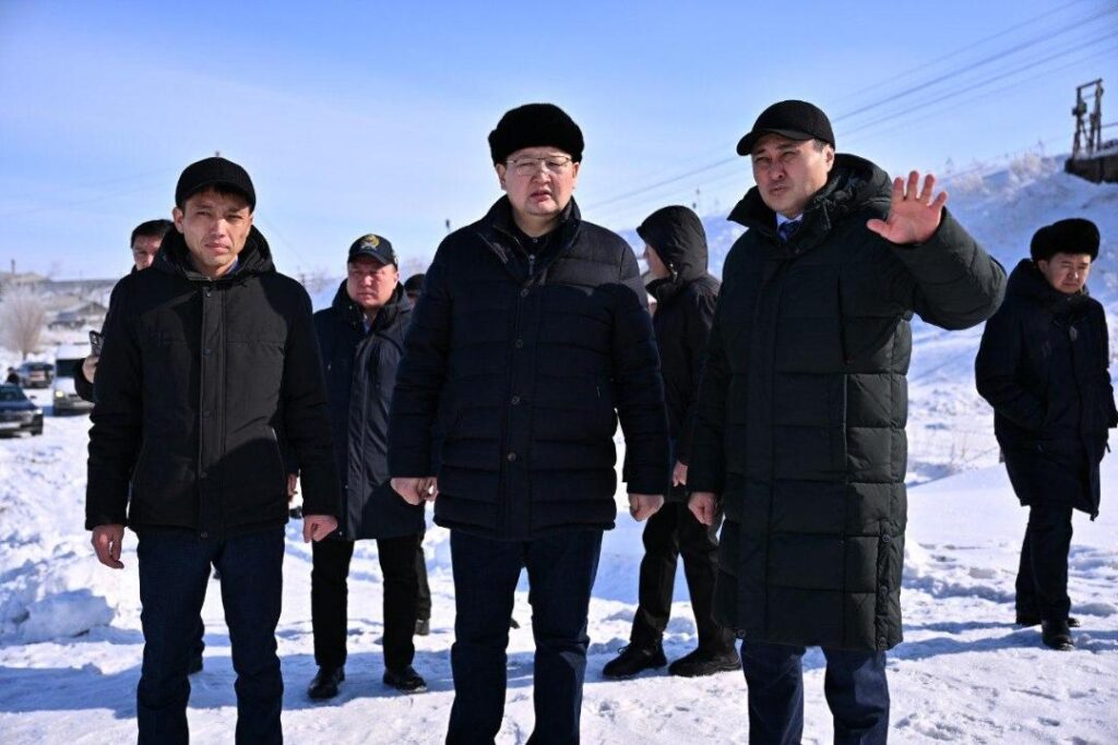 Берік Уәли Аягөз ауданына жұмыс сапарымен барып, су тасқынына дайындық барысын бақылады