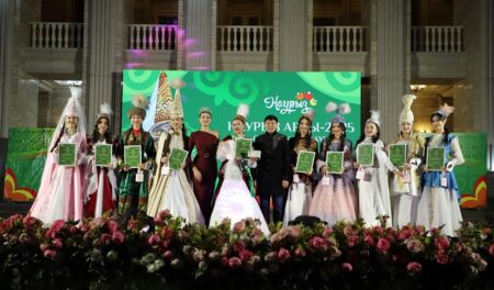 Жетісуда Ұлттық киімдер күніне орай этнодефиле, көрмелер, отбасылық конкурстар, бейнечеллендж өткізілді