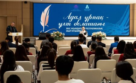 Түркістанда заң және тәртіпті жырға қосқан республикалық жас ақындар мүшайрасы өтті