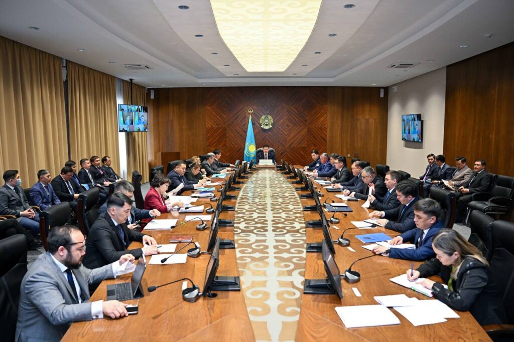 Берік Уәли ауылдарда салынған медициналық нысандардың сапасын сынға алды